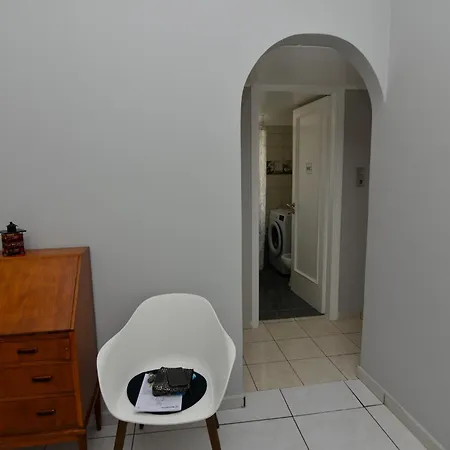 Athenian Riviera Front 2 Minutes From Tram Stop *